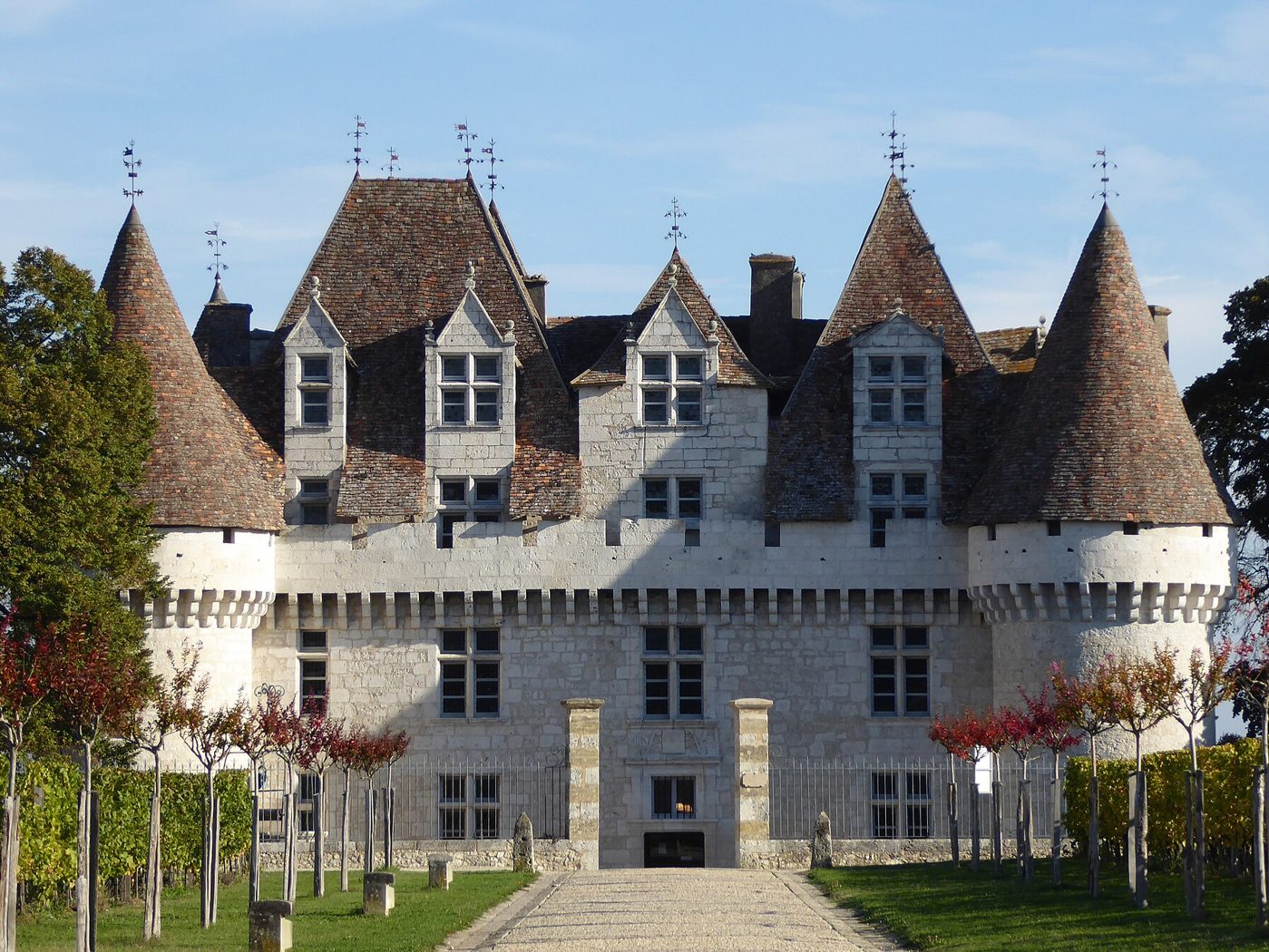 Château de Monbazillac among the vineyards