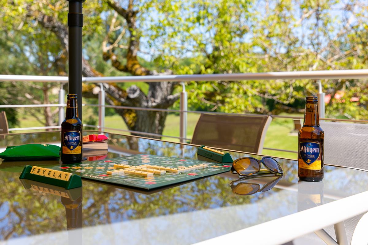Drinks by the pool